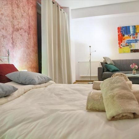 Luxury Downtown Apartment Cluj-Napoca Esterno foto