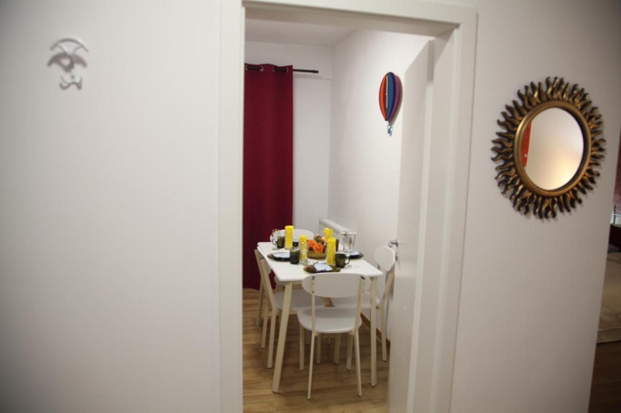 Luxury Downtown Apartment Cluj-Napoca Esterno foto