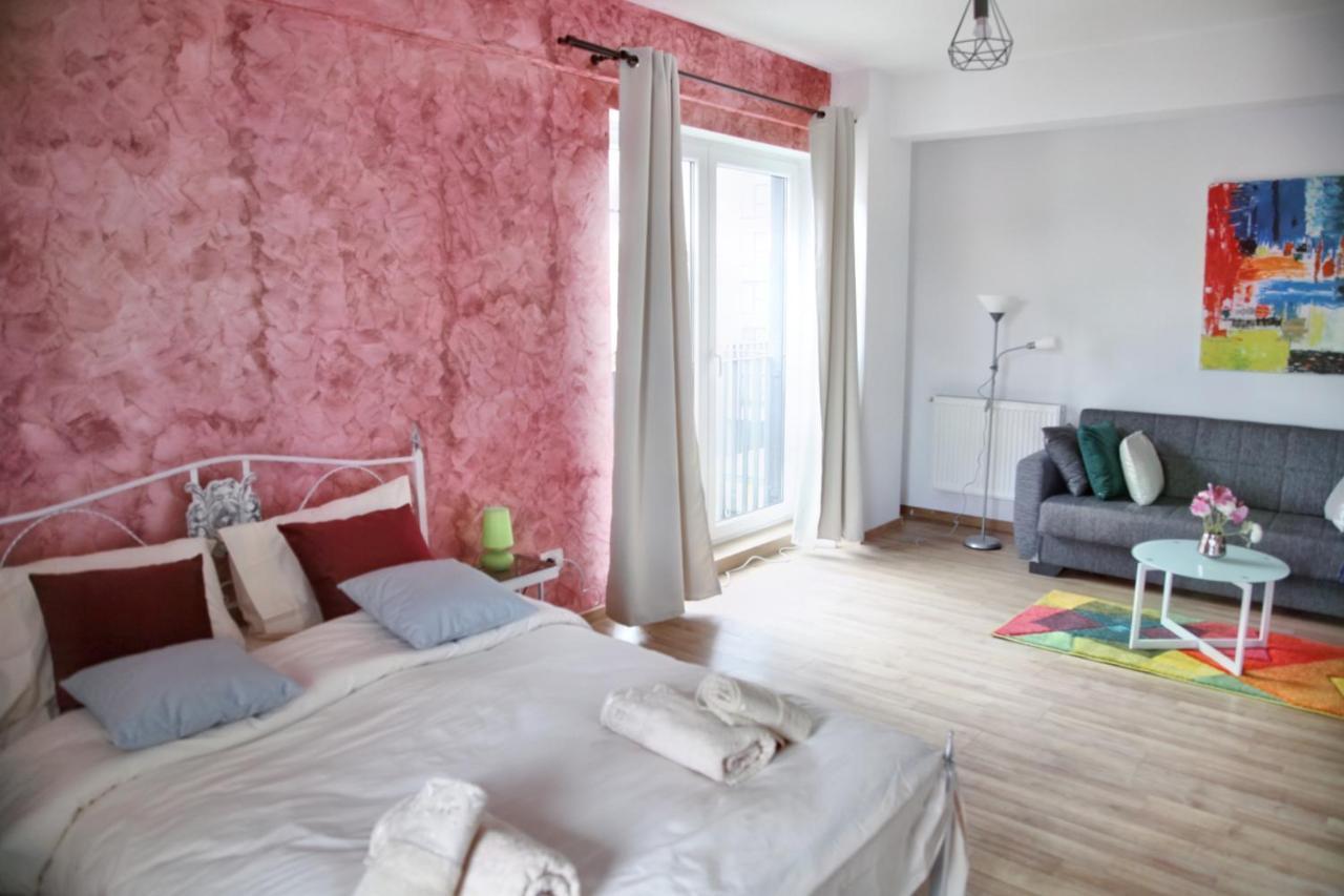 Luxury Downtown Apartment Cluj-Napoca Esterno foto
