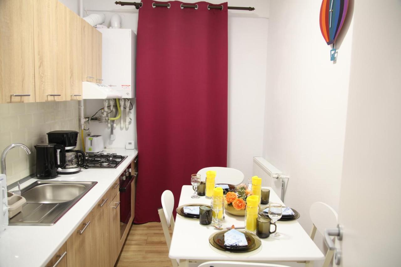 Luxury Downtown Apartment Cluj-Napoca Esterno foto