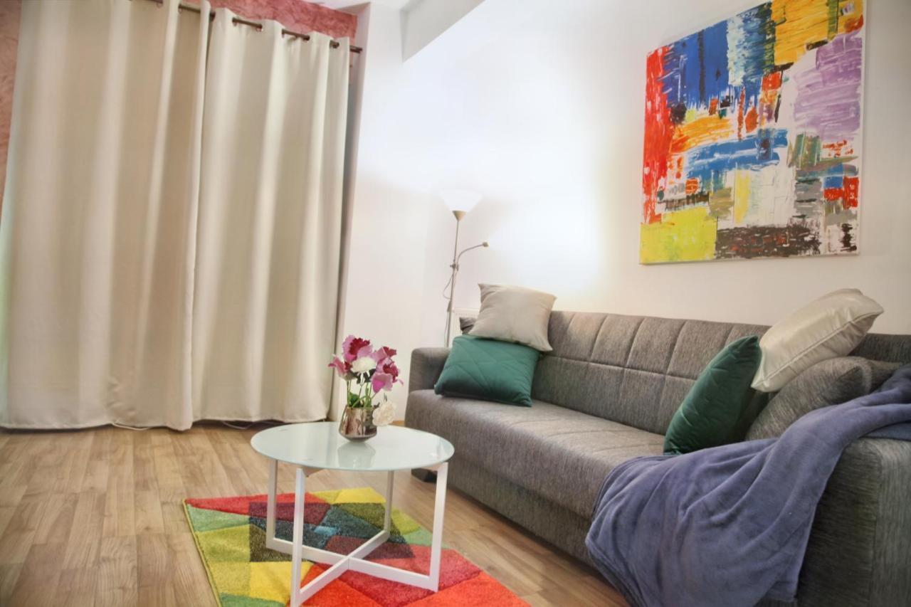 Luxury Downtown Apartment Cluj-Napoca Esterno foto